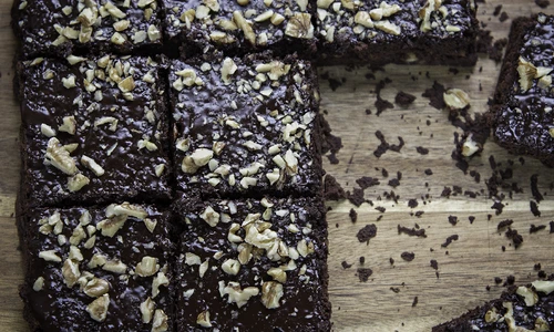 1 negresa cu nuci si sos de cafea jpg jpeg