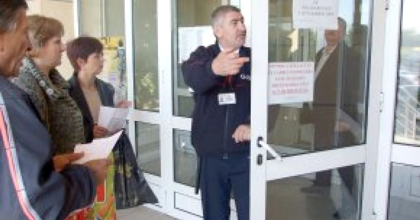 Public sector to keep on protesting