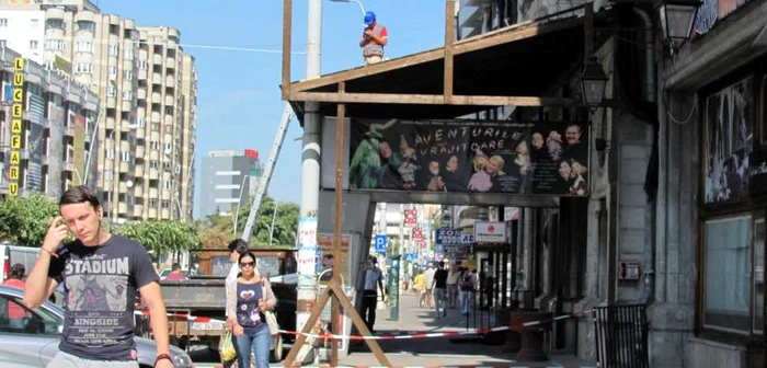 Teatrul Bacovia și-a făcut copertină