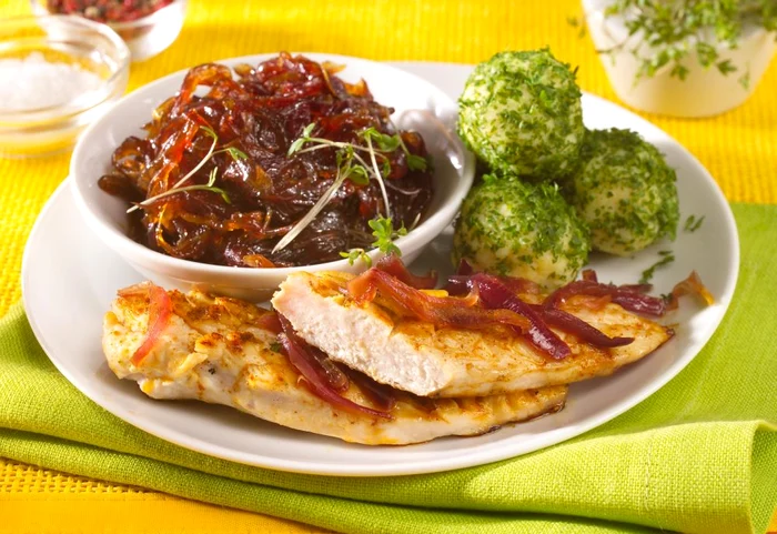 piept de pui cu ceapa caramelizata jpeg