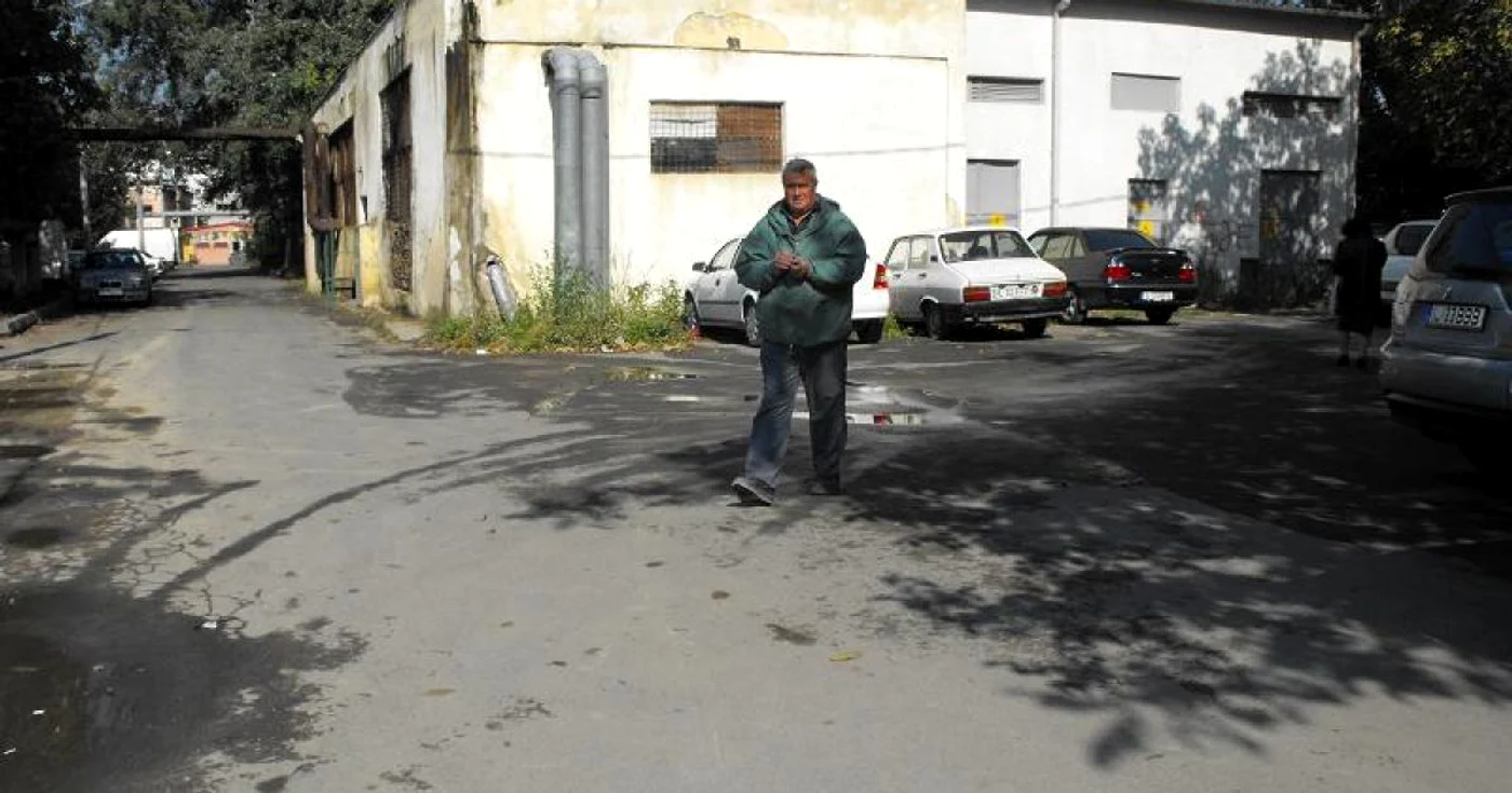 Centrala de la Bazar este depozitul unei firme de salubrizare