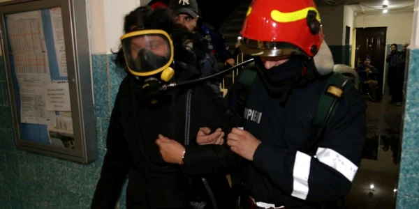 Pompieri incendiu in Bucuresti FOTO ISU 