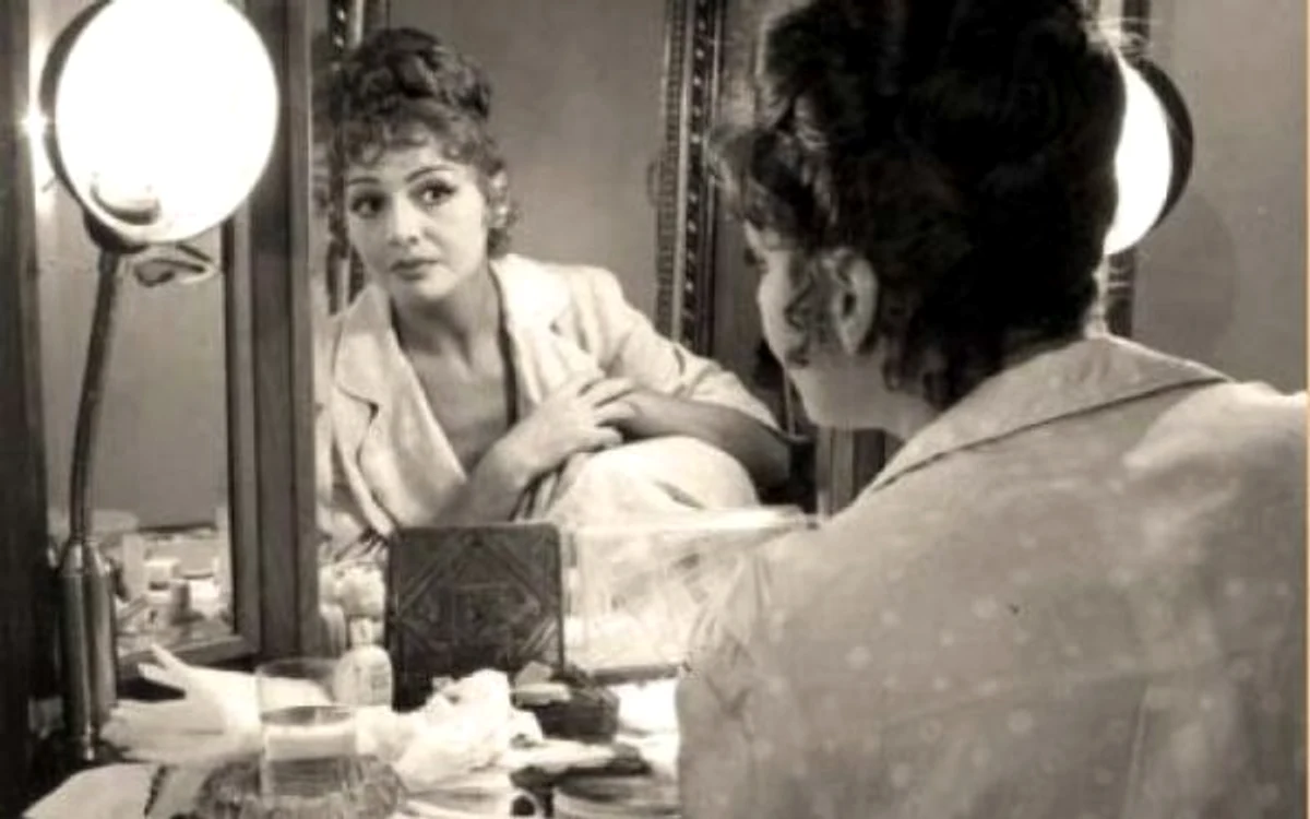 
    Carmen Stănescu, una dintre cele mai frumoase actrițe ale României  