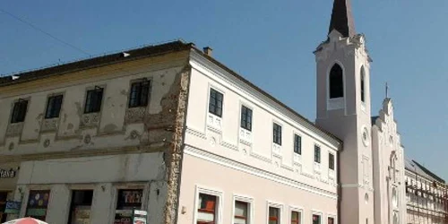 Oradea: Biserica mănăstirii Ursulinelor