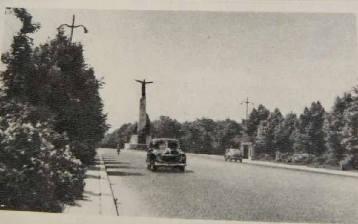Şoseaua Generalissimul I. V. Stalin, actualul Bulevard al Aviatorilor, 1953. FOTO: ADEVĂRUL