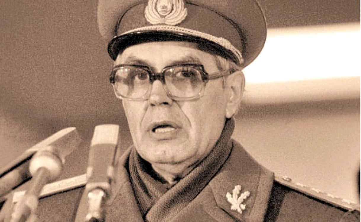 29 decembrie 1989: ministrul Apărării  Naţionale, Nicolae  Militaru