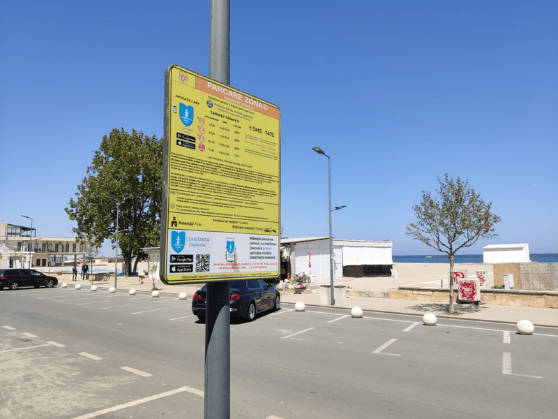 Parcarea în stațiunea Mamaia se ieftinește. Consiliul Local Constanța a modificat Regulamentul parcărilor