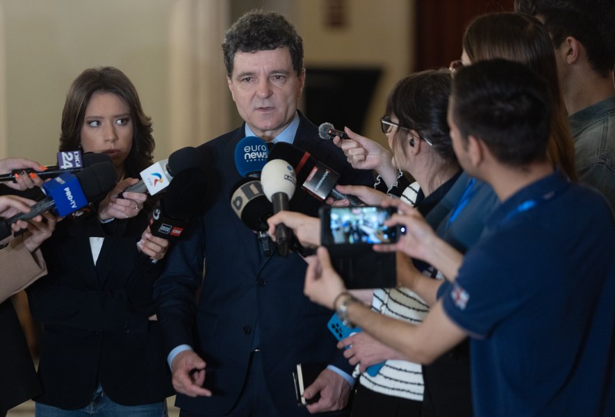 „Nu mai merge cum a mers”. Nicușor Dan anunță că măsurile economice vor fi impuse în două etape. În ce stadiu sunt negocierile pentru guvern