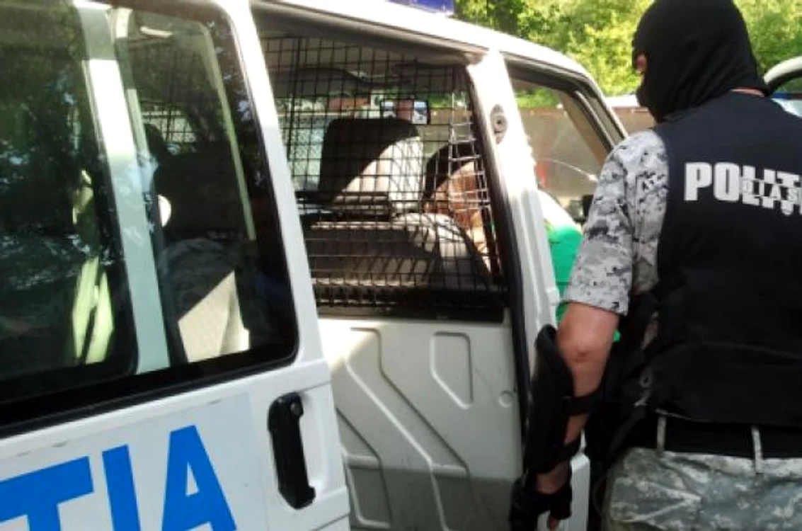 
    76 de persoane sunt aduse de polițiști la audieri  