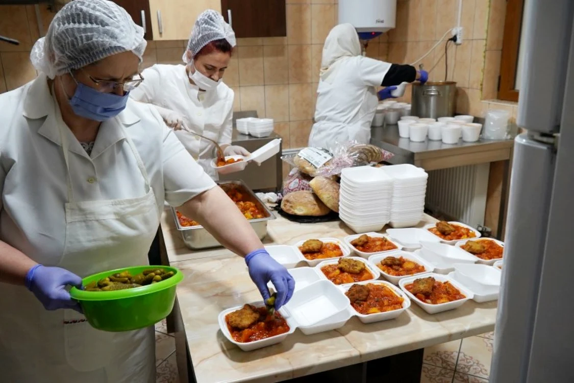 Cantinele sociale eparhiale duc greu în aceste zile FOTO ADJ