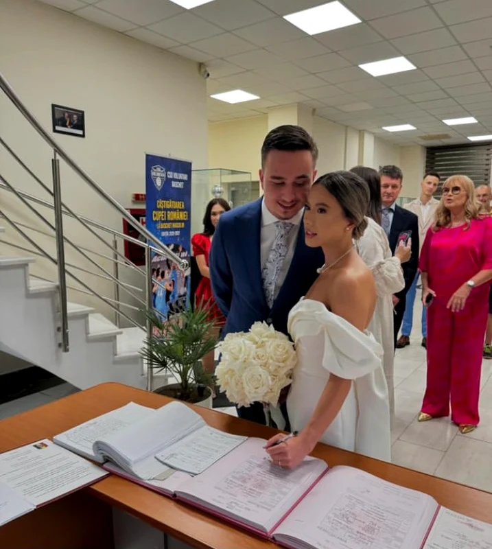 Luca Reghecampf și Asiana s-au cununat civil foto: Instagram 
