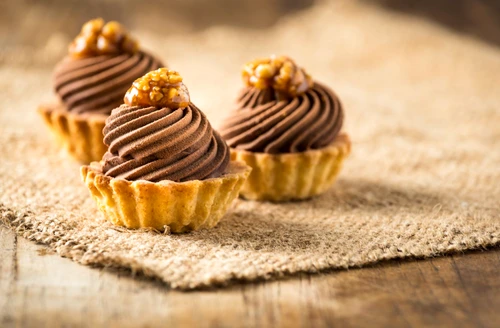 chocolate and caramel small tart homemade jpeg