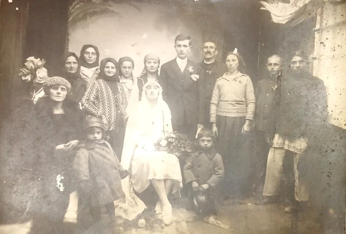 Nuntă în Coşeştii Muscelului (Argeş), anii '30 Foto: Sorin Mazilescu