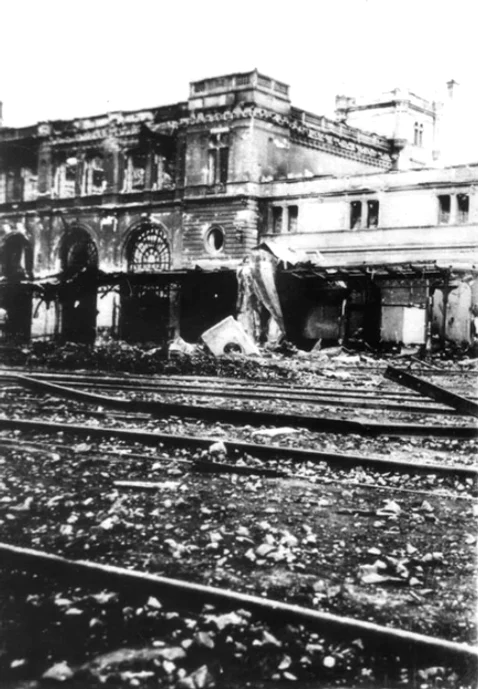 Urmările bombardamentelor FOTO Historia