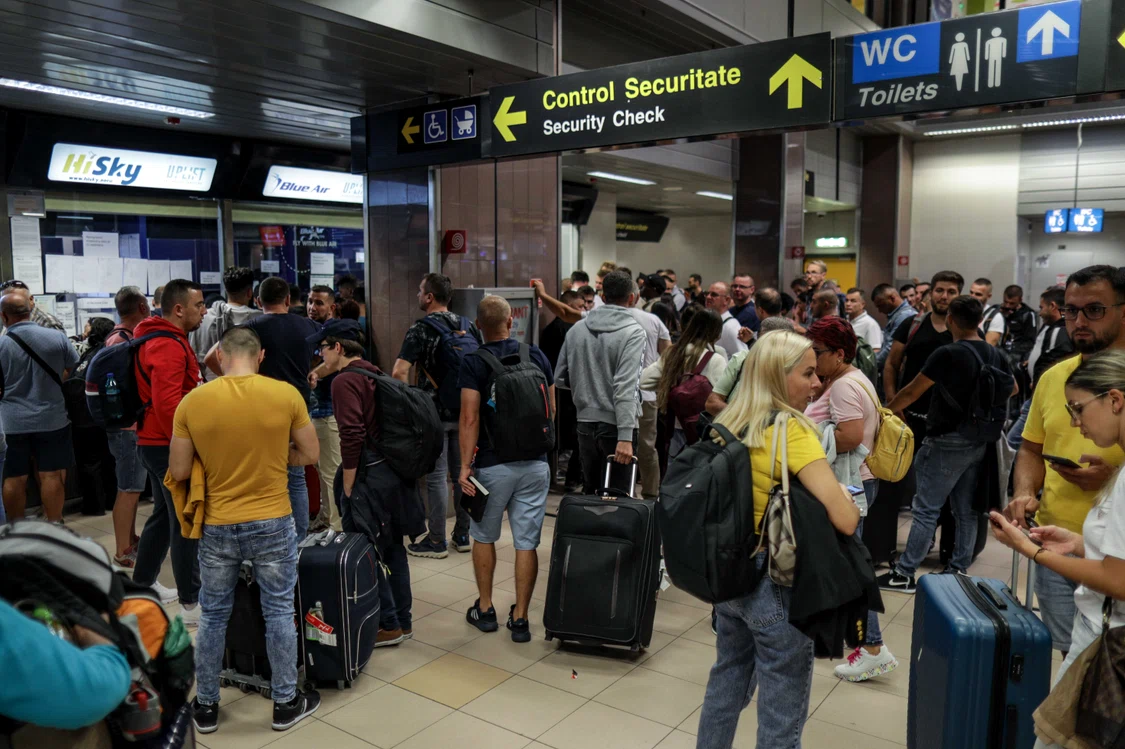 Pasagerii Blue Air fac scandal Foto: Arhivă