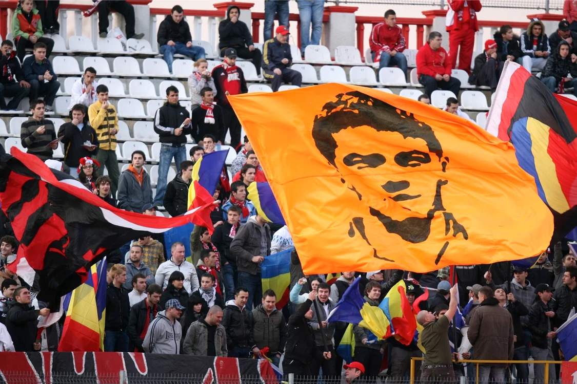 Fanii lui Dinamo sunt dezamăgiţi de conducători