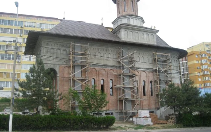 Construcţiile haotice au afectat malul Dunării.  Foto: Corina Misăilă 