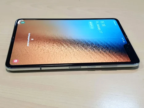 Samsung Galaxy Fold FOTO Adrian Pogîngeanu