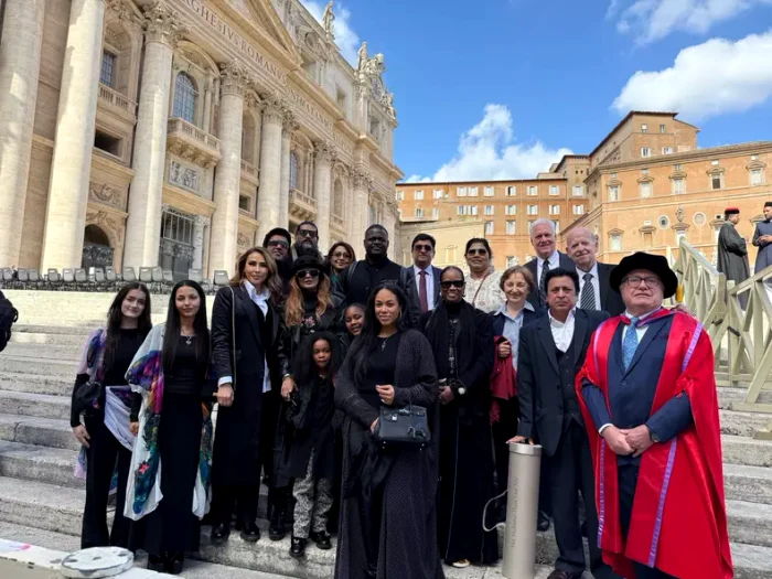 Iulia Vântur și echipa, la Vatican