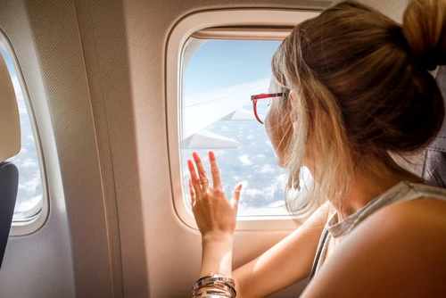 Hollow Settlers blessing Obiectul vestimentar pe care nu trebuie să îl porţi atunci când eşti în  avion!