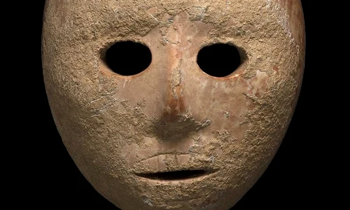 O mască din piatră cu o vechime de 9 000 de ani, descoperită în Cisiordania / VIDEO jpeg