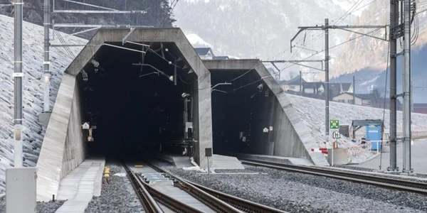 tunel elvetia