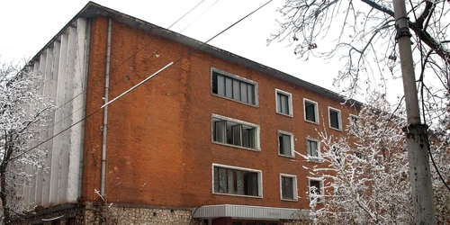 Clădirile părăsite ale combinatului siderurgic de la Hunedoara
