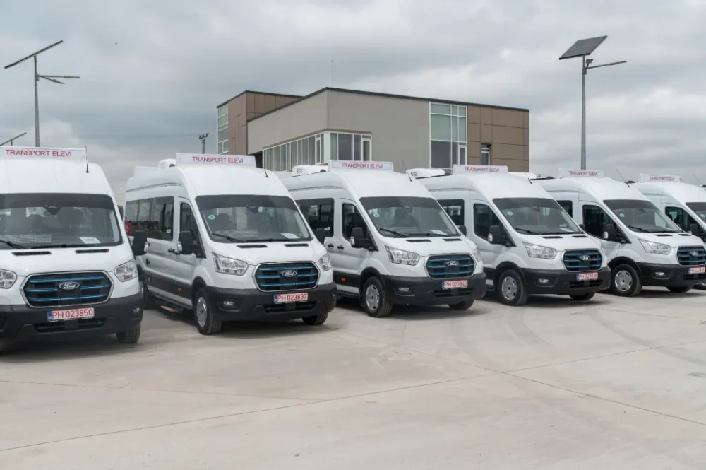 Scandalul achiziției microbuzelor electrice pentru elevi ajunge pe masa Parchetului European. Dragoş Pîslaru: „Am decis să fac sesizare”