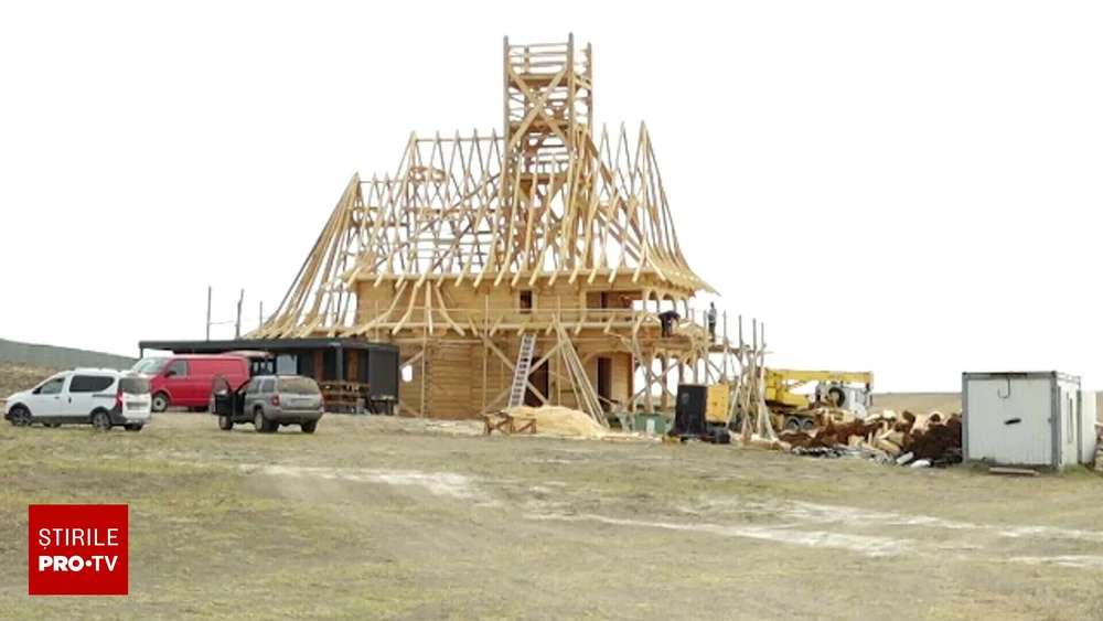 Biserică ridicată ilegal pe malul Techirghiolului. Gigi Becali: „Pe terenul meu fac ce vreau”