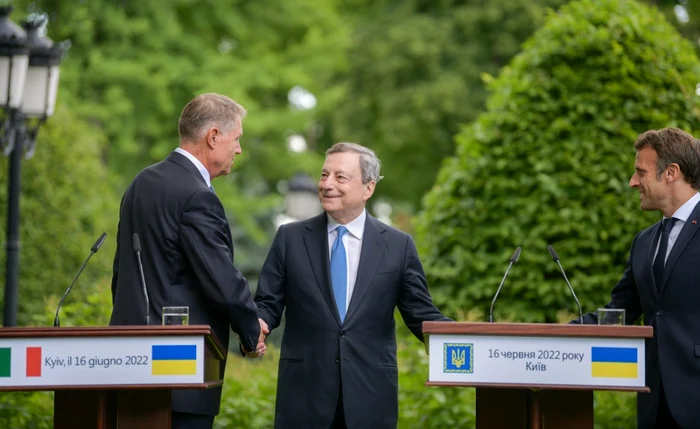 Klaus Iohannis, Mario Draghi şi Emmanuel Macron FOTO Presidency