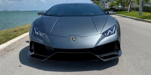 Lamborghini Huracan Evo FOTO cargurus.com