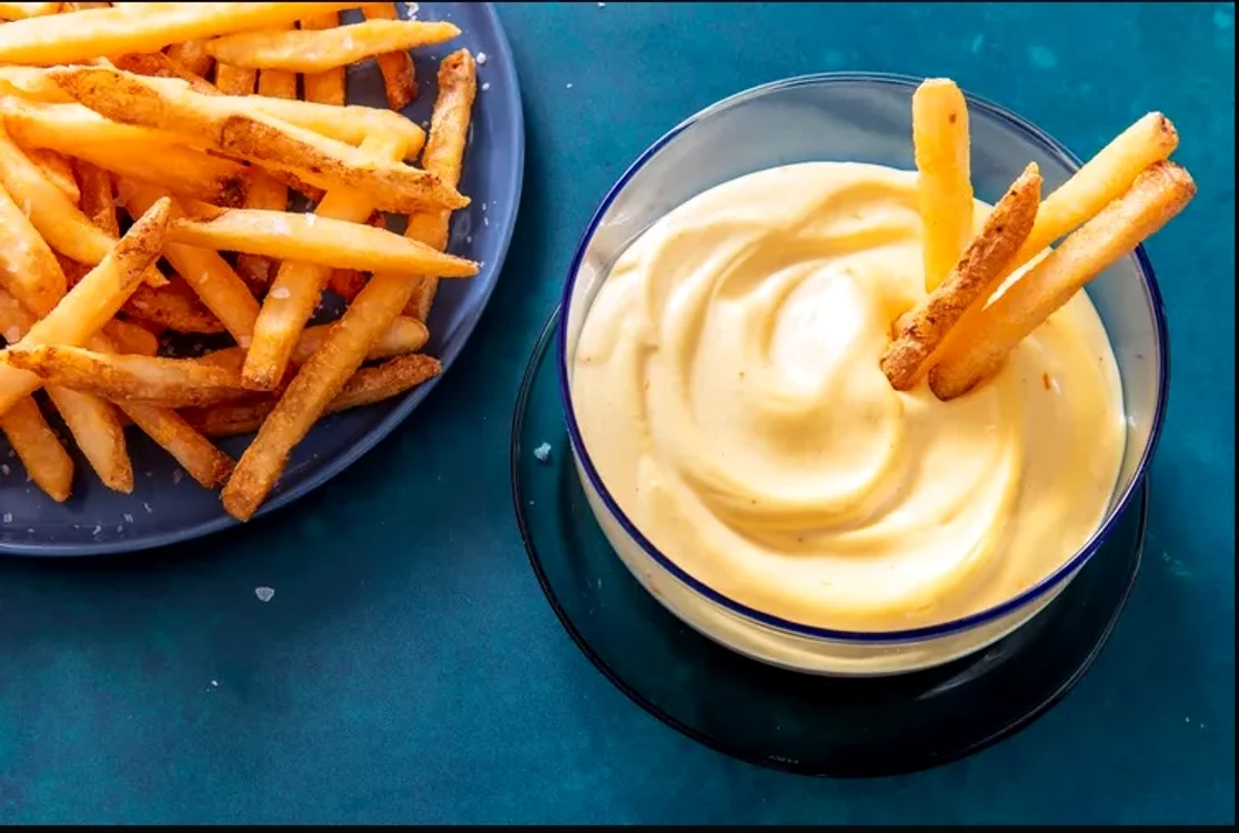 Sosul Aioli FOTO Matt Taylor-Gross  Food Styling by Debbie Wee
