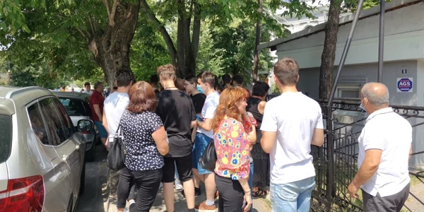 andidati din slatina la bacalaureatul 2021 la ieşirea de la proba la limba română
