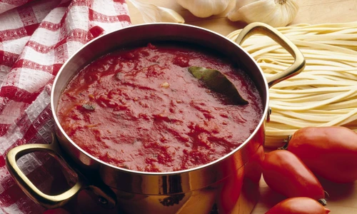 sos de rosii StockFood 00677543 jpeg