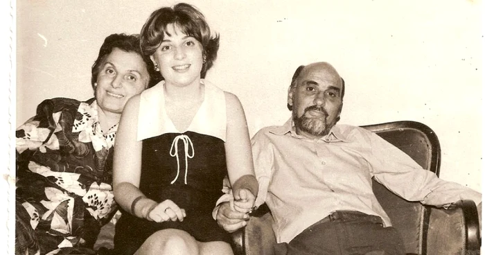 Nelli (soţia), Monica şi Dinu Pillat, în 1975 FOTO: Arhiva personală Monica Pillat