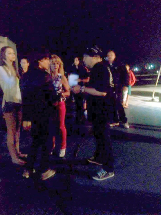 Nevasta cântăreţului a venit după el la concert