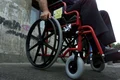 persoana cu handicap in carucior jpeg
