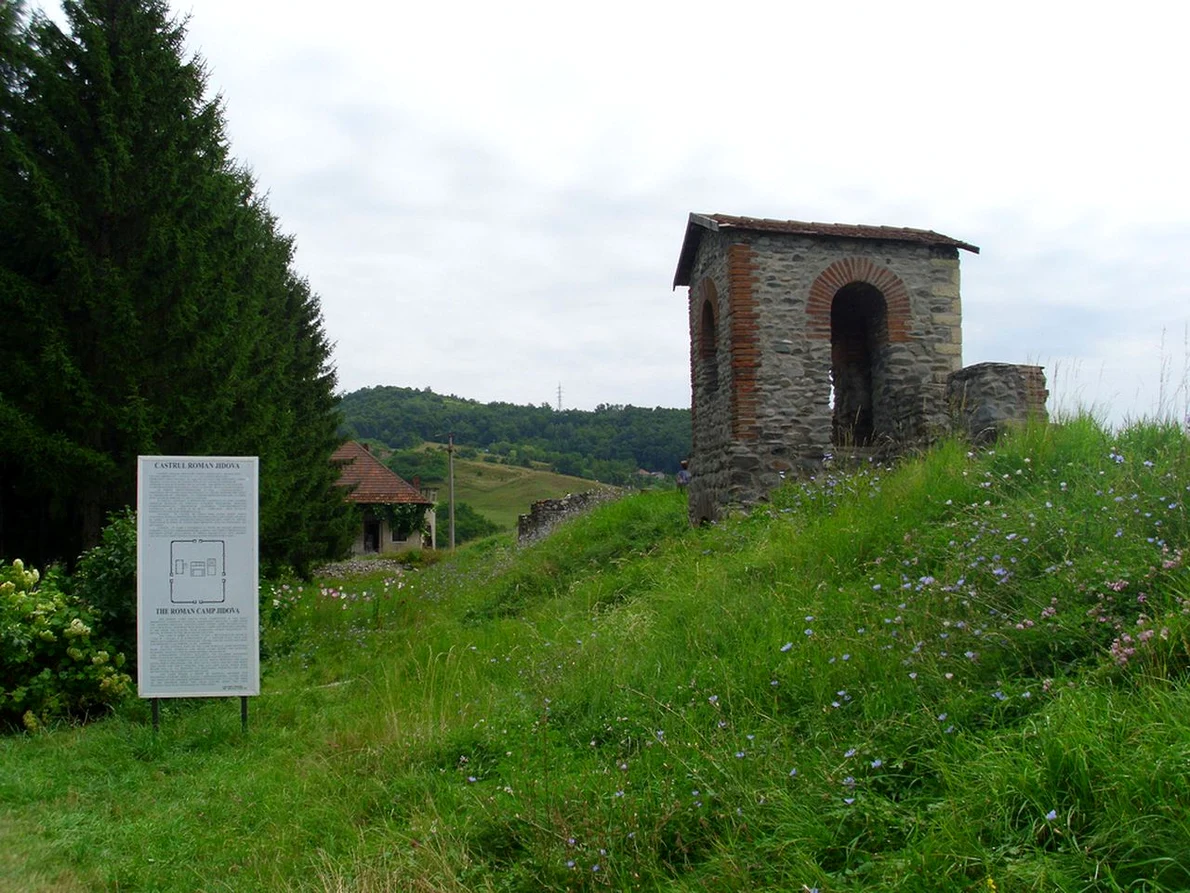 Castrul Roman Jidava (© bmanolea / Wikimedia Commons)