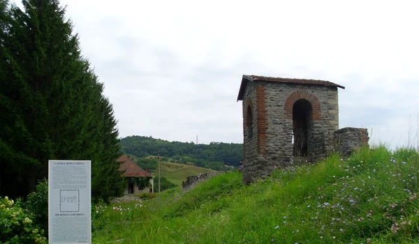 Castrul Roman Jidava (© bmanolea / Wikimedia Commons)
