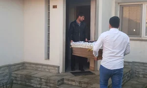 Sicriul a ajuns acasă la Cornel Patrichi marţi seară jpeg