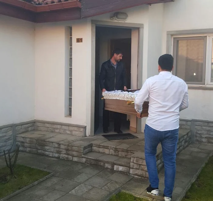 Sicriul a ajuns acasă la Cornel Patrichi marţi seară