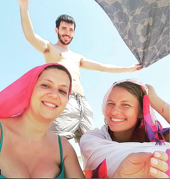 AMALIA ENACHE, 39 ANI, ŞTIRISTĂ PRO TV. Gravidă în 7 luni, va avea o fetiță, pe care o va boteza Alma. Despre tatăl copilului a lăsat de înţeles că e străin.