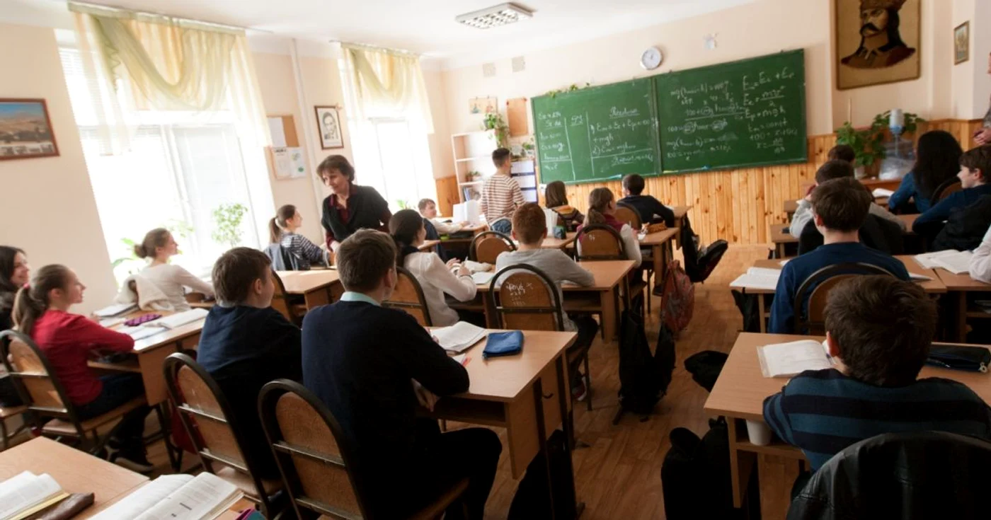 Profesorii din şcoli nu sunt dispuşi să le vorbească elevilor despre sănătatea sexual-reproductivă. FOTO Adevărul
