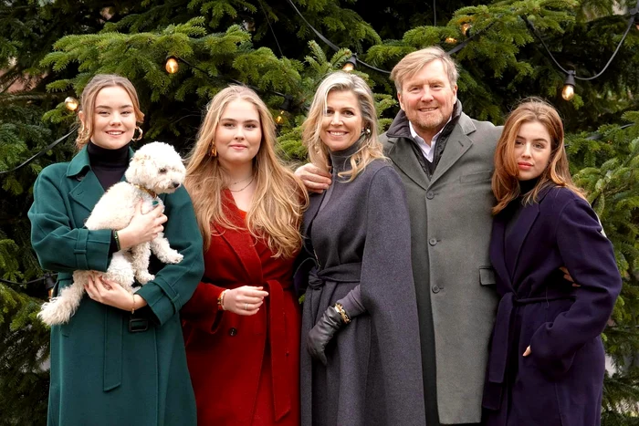 Prințesele Ariane, Amalia și Alexia cu părinții lor. FOTO: Casa Regală olandeză