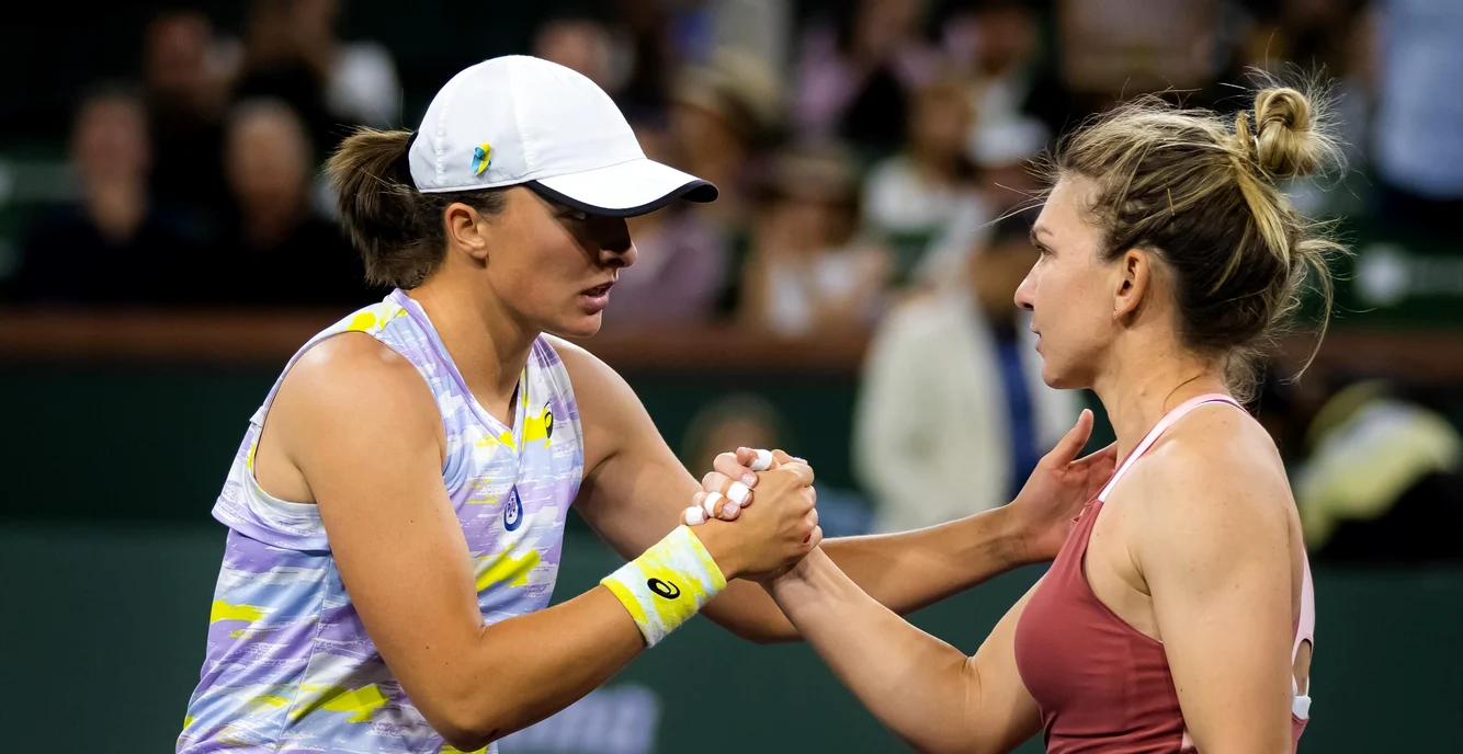 Iga Swiatek - Simona Halep, duel de la distanță. Foto Getty images