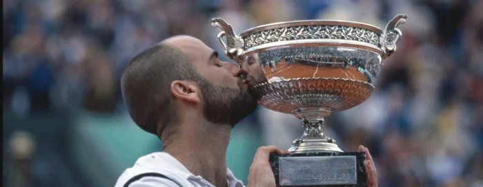 Andre Agassi câştiga titlul la Roland Garros pe data de 6 iunie 1999. Foto: FFT / rolandgarros.com