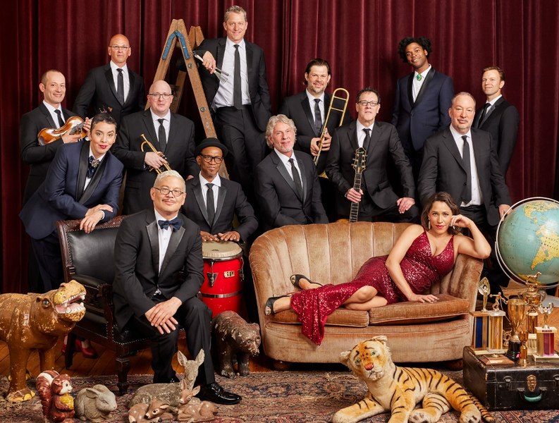 Pink Martini revine la Sala Palatului. Biletele intră în presale începând de vineri 