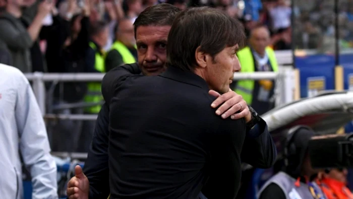 Chivu și Conte s-au îmbrățișat formal FOTO Facebook 