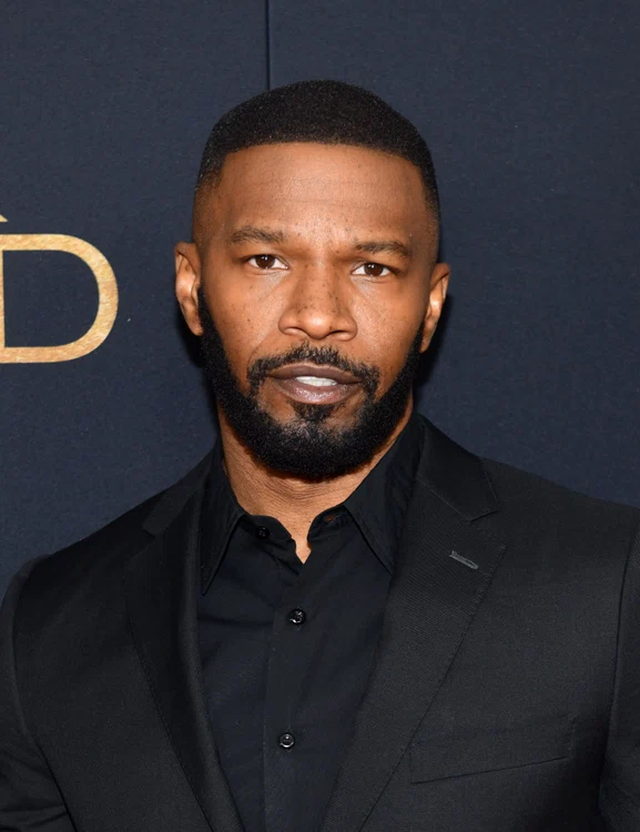 Jamie Foxx are o relaţie cu Katie din 2013