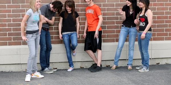 adolescenti FOTO shutterstock